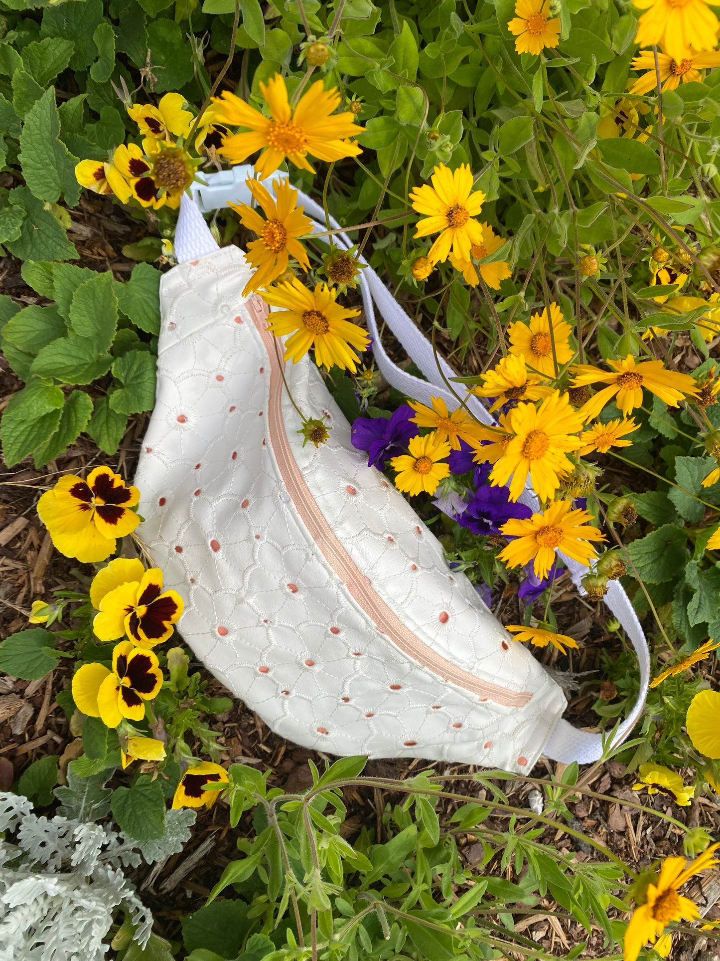 Pink & white eyelet fannypack